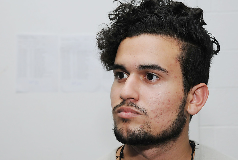 Leonardo de Souza Gomes, candidato ao curso de artes cênicas Leonardo de Souza Gomes, candidato ao curso de artes cênicas