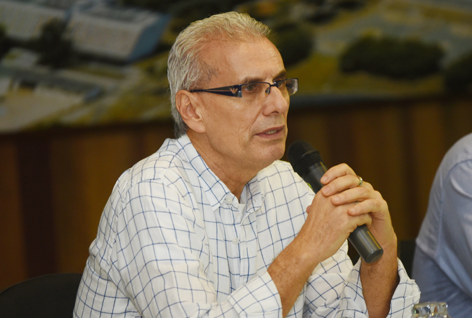 Ademar Ribeiro Romeiro, professor do IE e um dos organizadores do fórum Ademar Ribeiro Romeiro, professor do IE e um dos organizadores do fórum