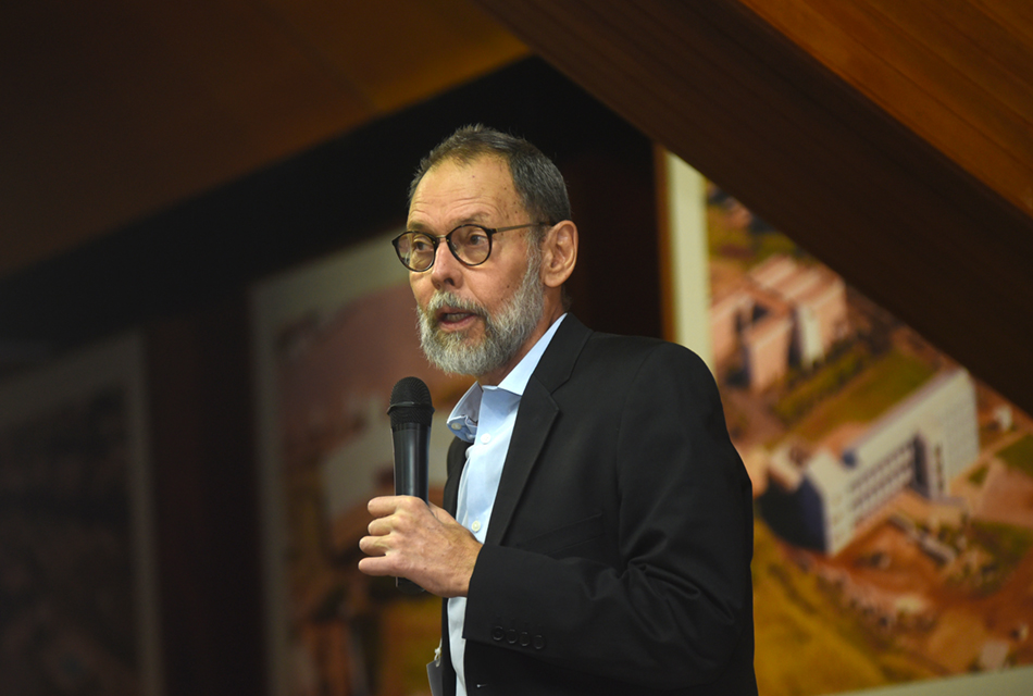 João Frederico Meyer, pró-reitor de Extensão e Assuntos Comunitários João Frederico Meyer, pró-reitor de Extensão e Assuntos Comunitários