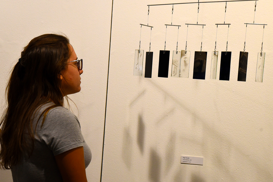 Público presente na abertura da exposição na Galeria do Instituto de Artes Público presente na abertura da exposição na Galeria do Instituto de Artes