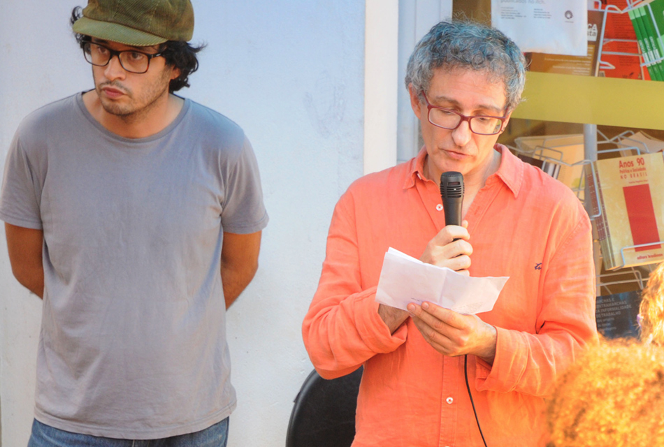 Amigos discursam sobre as homenageadas Amigos discursam sobre as homenageadas