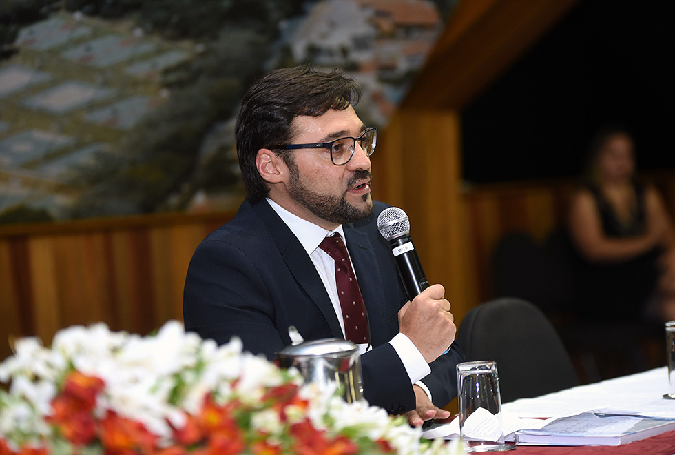 Professor André Fattori, da FCM Professor André Fattori, da FCM