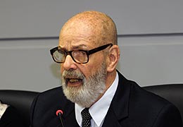 Oswaldo Porchat | Foto: Antonio Scarpinetti Oswaldo Porchat | Foto: Antonio Scarpinetti