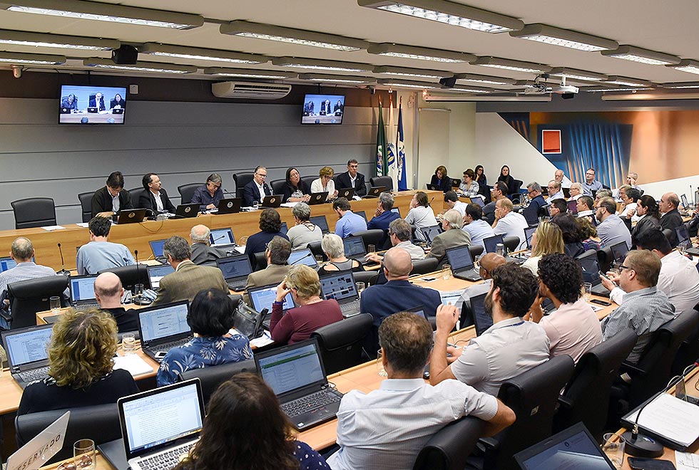 Consu ratifica resoluções aprovadas pelo próprio órgão anteriormente Consu ratifica resoluções aprovadas pelo próprio órgão anteriormente