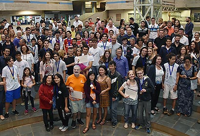 Participantes da 33a OMU com seus familiares e professores