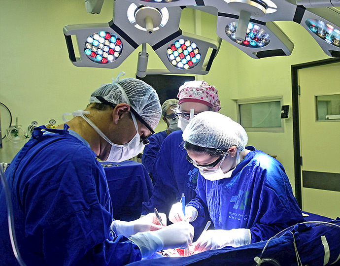 Cirurgia de emergencia na área de trauma, no Hospital de Clínicas da Unicamp