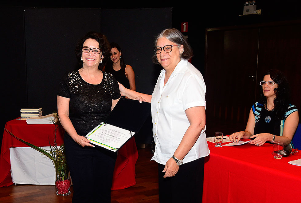 A professora Laura Sterian: duplamente homenageada