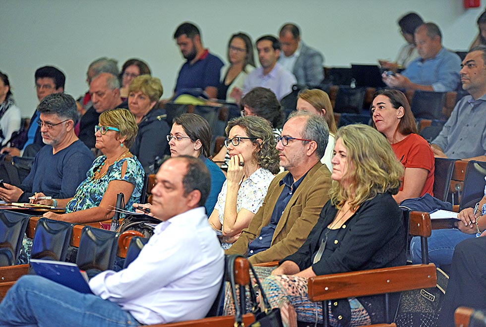 Participantes de diversas áreas do conhecimento público