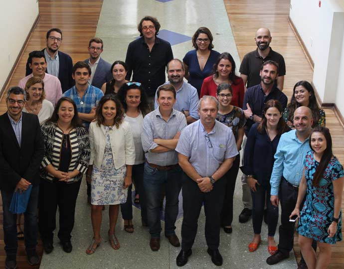 Representantes de 8 universidades europeias e latino-americanas Representantes de 8 universidades europeias e latino-americanas