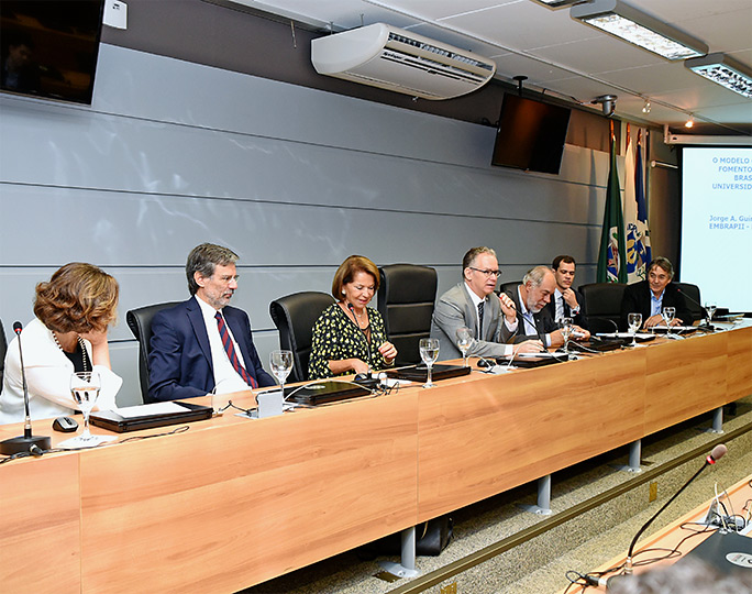 Unicamp firma parceria com indústria farmacêutica para desenvolvimento de pesquisa básica em acesso aberto Unicamp firma parceria com indústria farmacêutica para desenvolvimento de pesquisa básica em acesso aberto