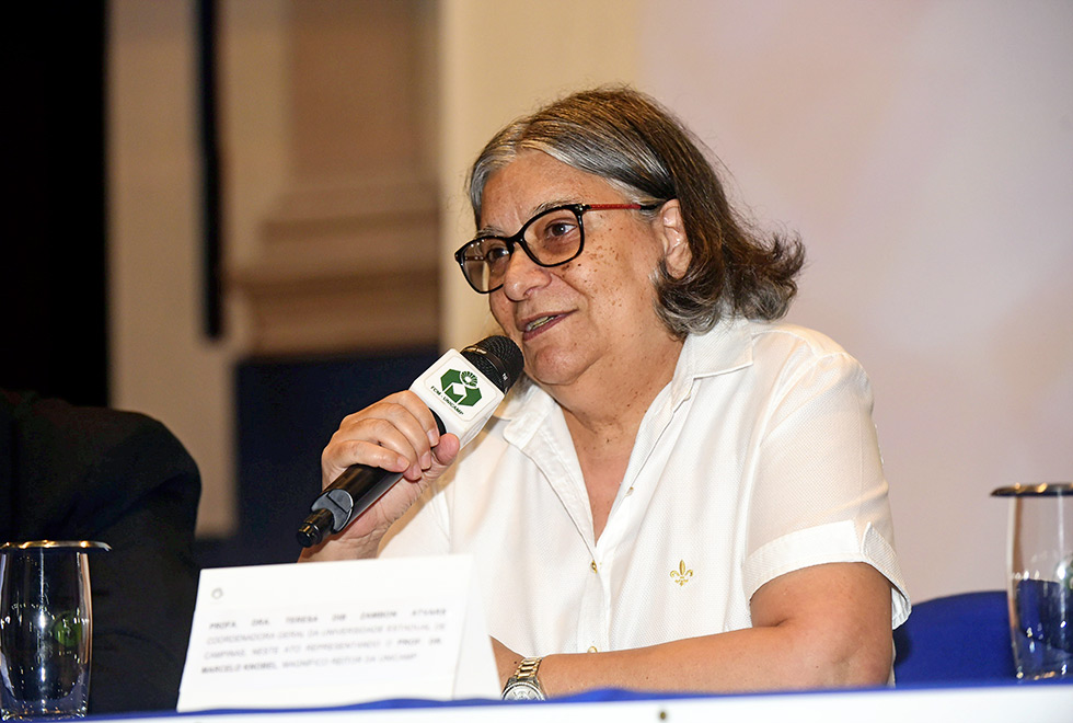 Teresa Atvars, coordenadora-geral da Unicamp Teresa Atvars, coordenadora-geral da Unicamp