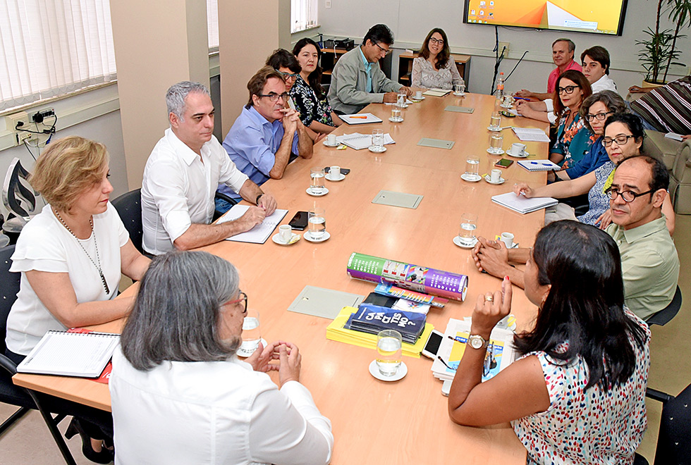 Dirigentes da Unicamp durante reunião com a representante da UFSC