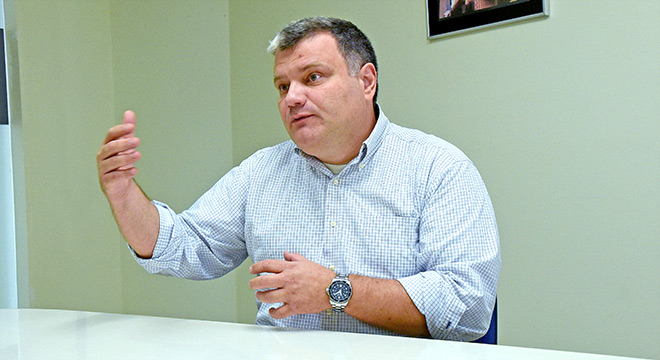 O professor Luís Renato Vedovato O professor Luís Renato Vedovato