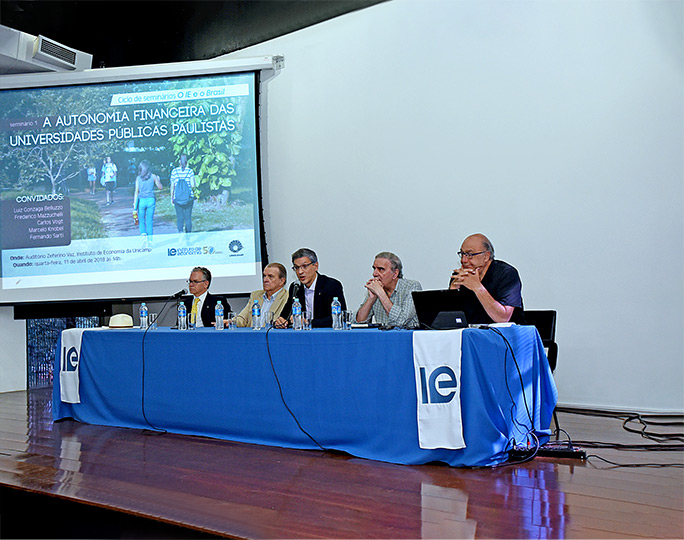 Participantes do seminário "O IE e o Brasil"