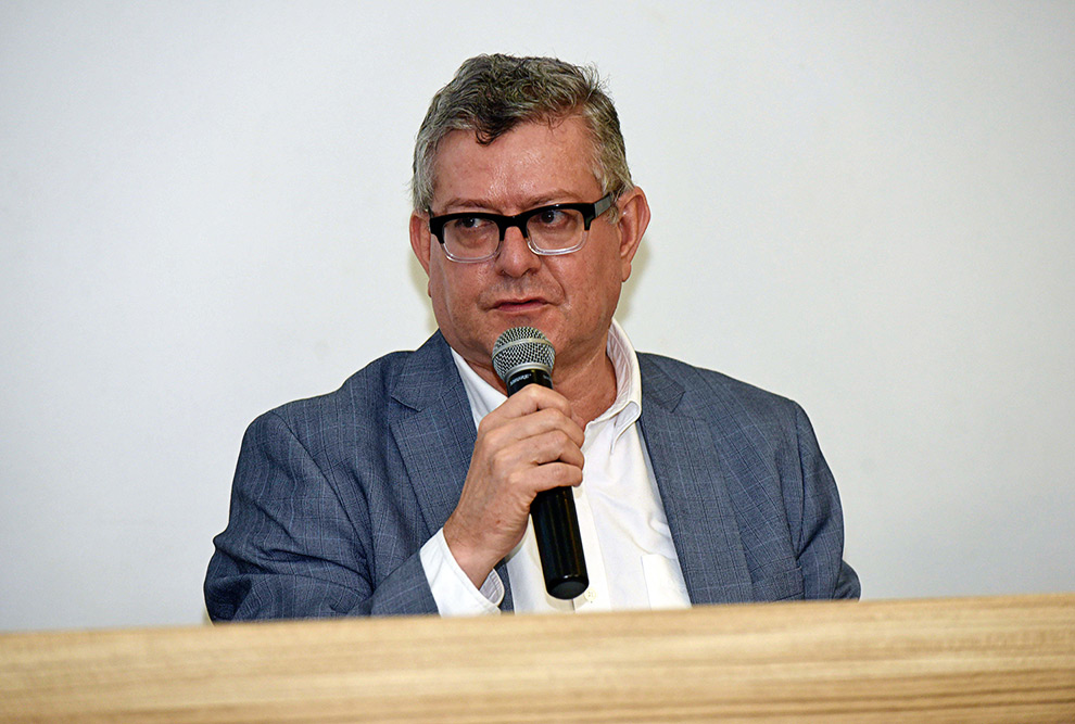 Caio Tulio Costa Caio Tulio Costa