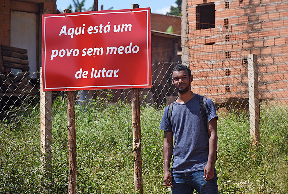 Antonio Douglas Campos da Silva, na ocupação da Vila Soma