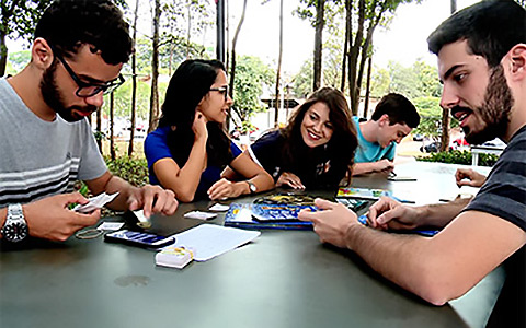 Alunos da Unicamp e aplicativo para figurinhas: 500 mil downloads Alunos da Unicamp e aplicativo para figurinhas: 500 mil downloads