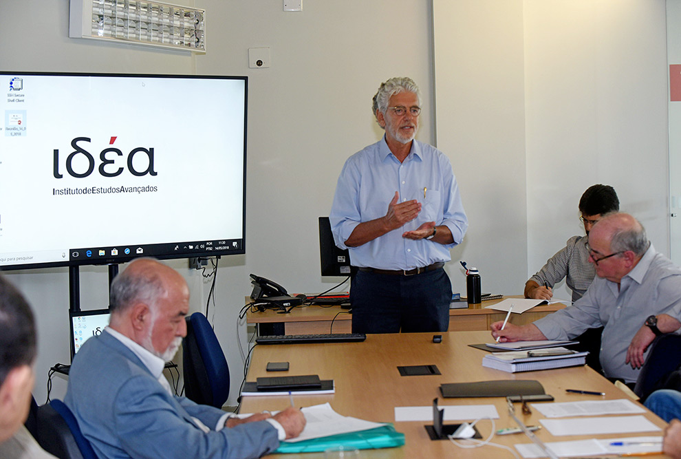 Cesar Callegari durante reunião do GE de Educação do IdEA da Unicamp