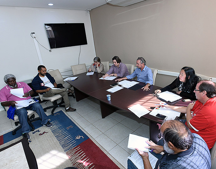 Administração Central e STU sentam à mesa para negociar pauta de reivindicação específica Administração Central e STU sentam à mesa para negociar pauta de reivindicação específica