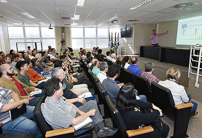 Plateia assiste terceira palestra do programa Campus Sustentável