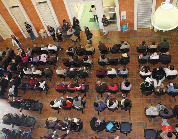 Pacientes com câncer de mama recorrem a atendimento em hospitais públicos como o Caism Pacientes com câncer de mama recorrem a atendimento em hospitais públicos como o Caism