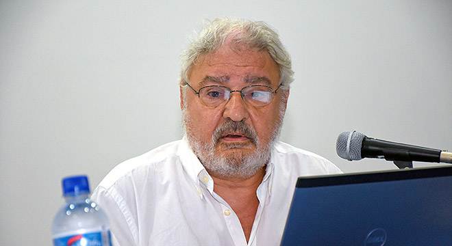 O filósofo Dany-Robert Dufour na conferência O filósofo Dany-Robert Dufour na conferência