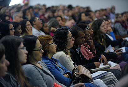 Público acompanha evento no Centro de Convenções