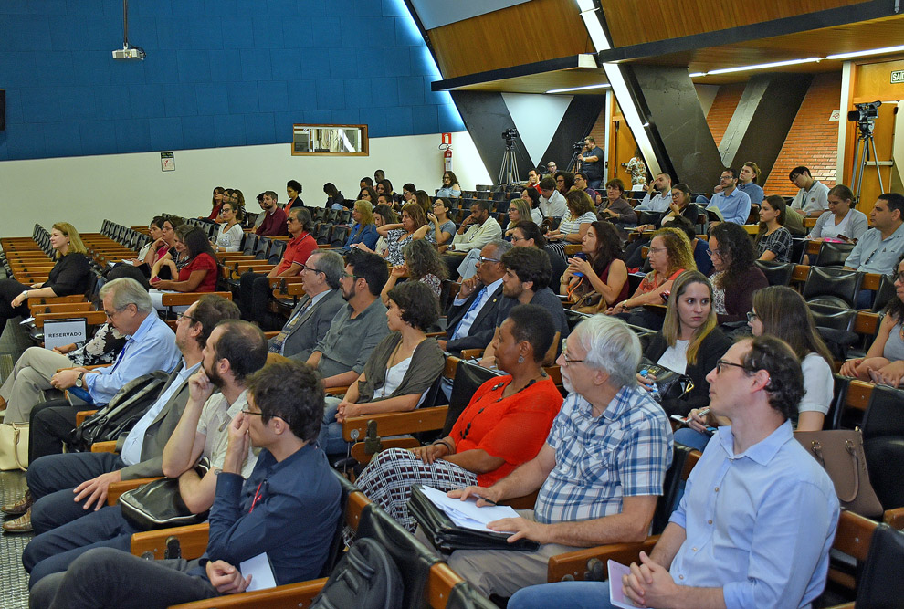 Participantes do Fórum Condições de trabalho no Brasil contemporâneo