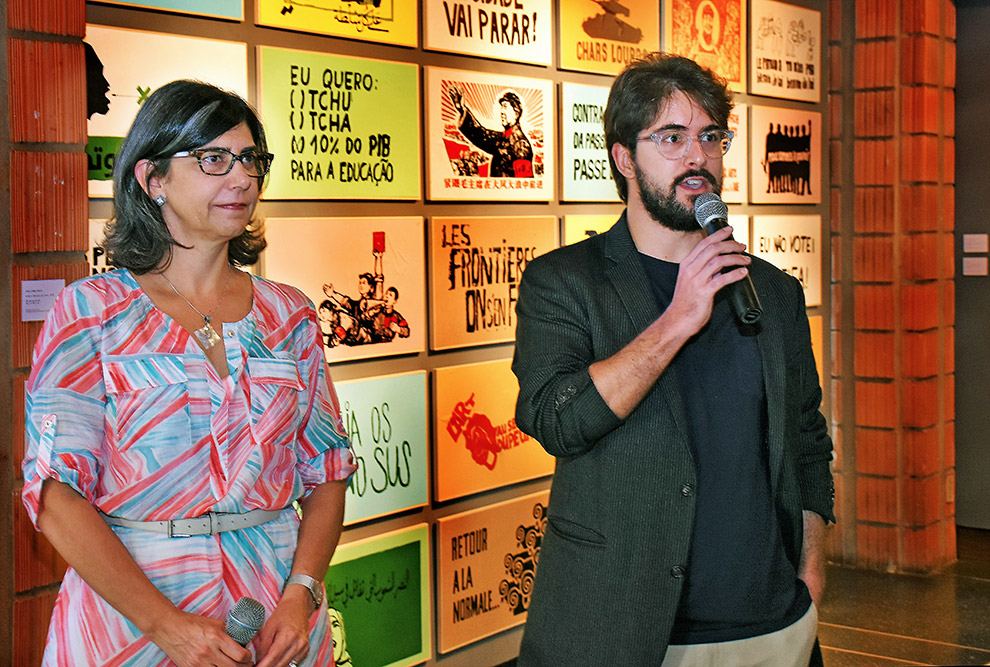 Carmen Lúcia Rodrigues Arruda, diretora de Cultura da PRoeC e Gabriel Zacarias
