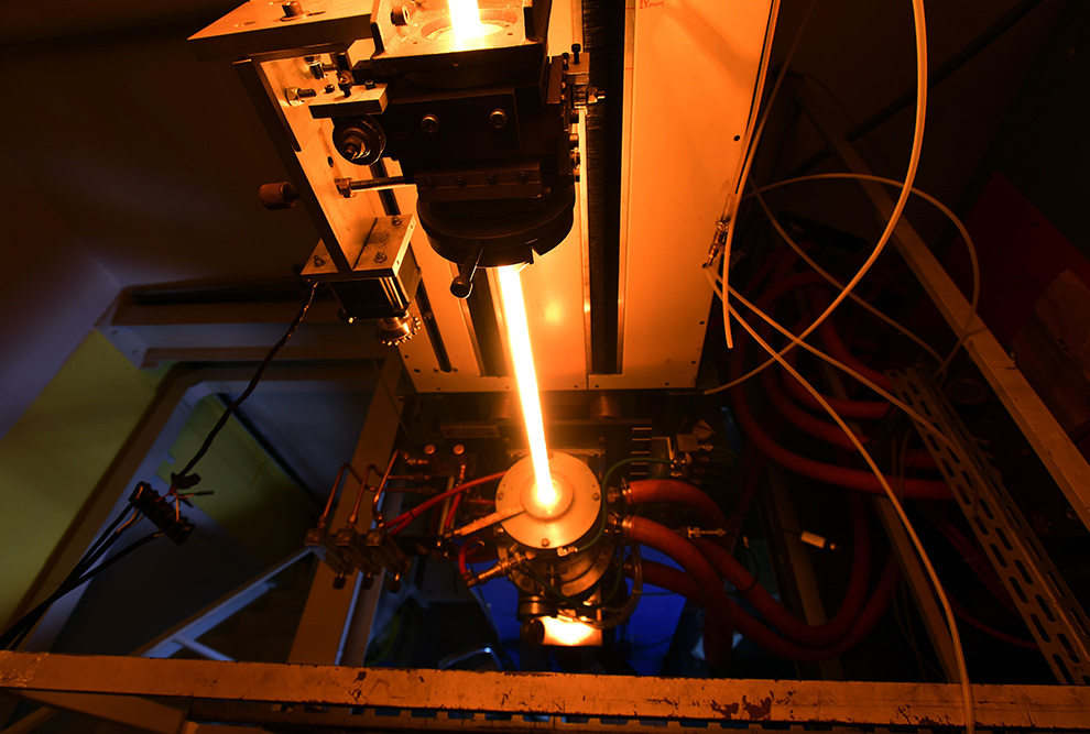 Laboratório de Fibra Óptica do Instituto de Física Gleb Wataghin; o Backbone SP interligará as oito universidades paulistas a uma velocidade de 100 Gigabits por segundo (Gbps) 