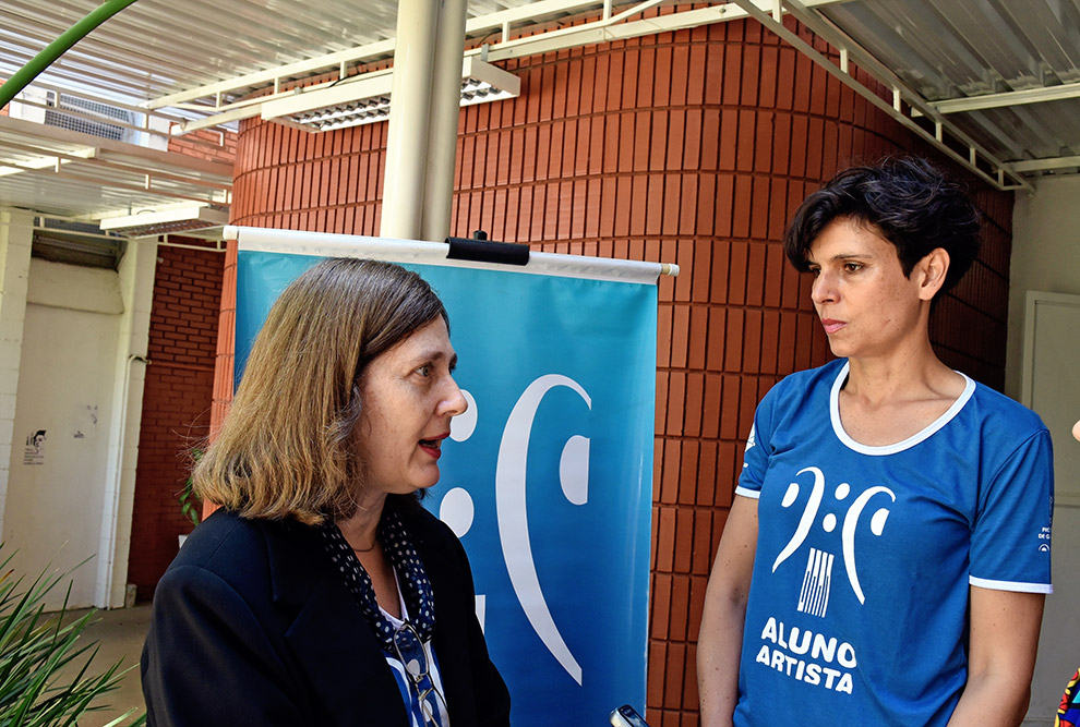 as professoras Maria Cláudia e Helena Altmann