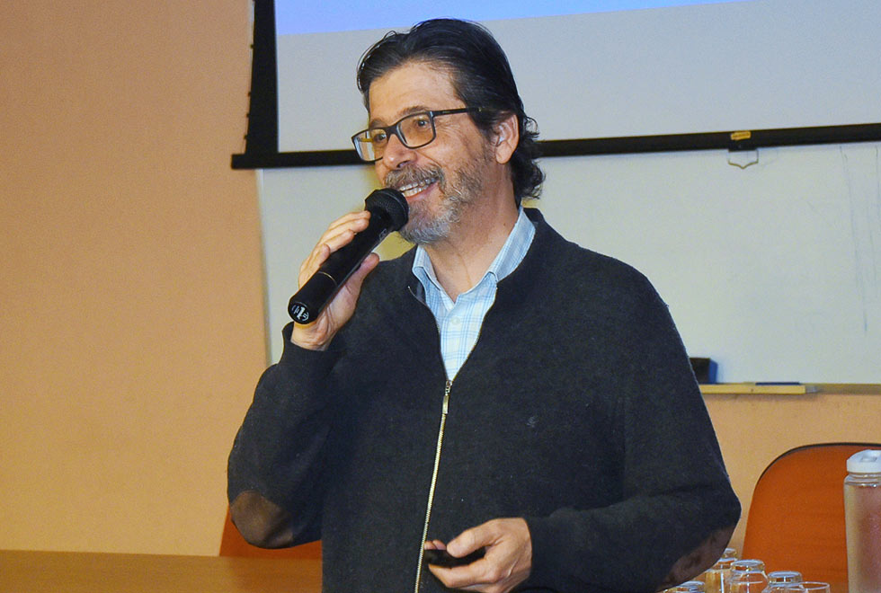 O psiquiatra do HC da Unicamp, Paulo Dalgalarrondo, discorre sobre a esquizofrenia