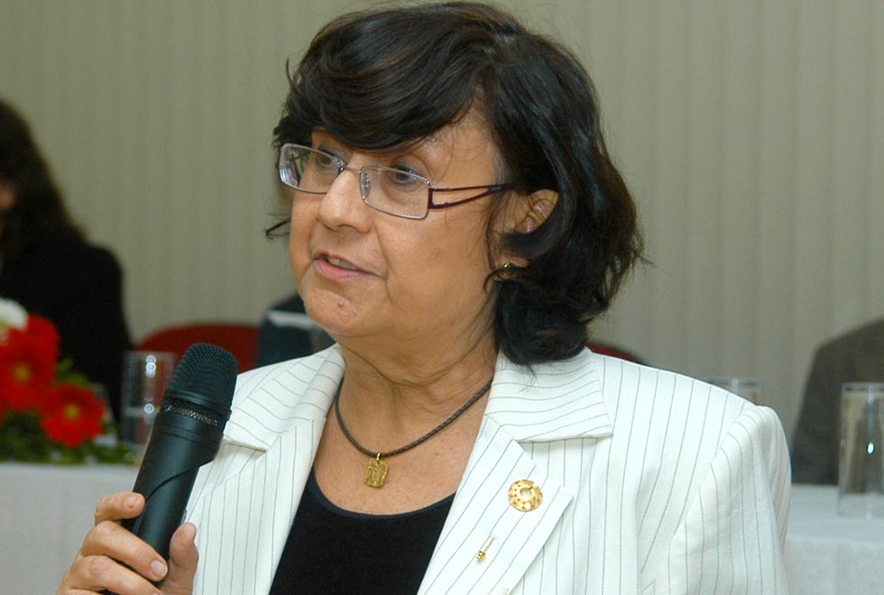 A professora Florência Menegalli durante evento