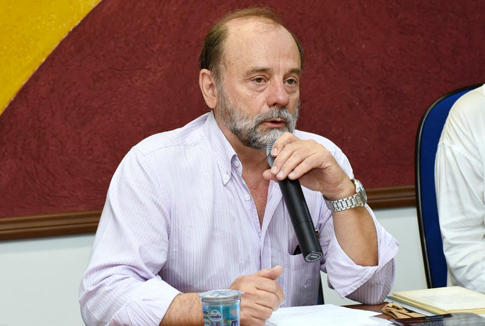 O professor Eduardo Guimarães, presidente de honra do evento
