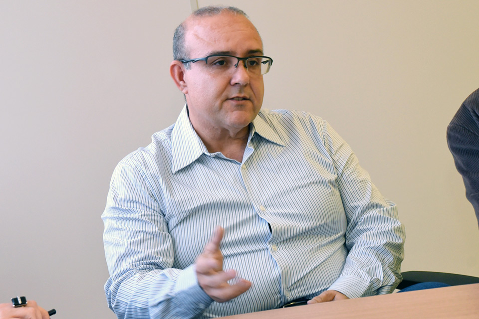 Professor Pedro Emerson de Carvalho, diretor associado da Extecamp