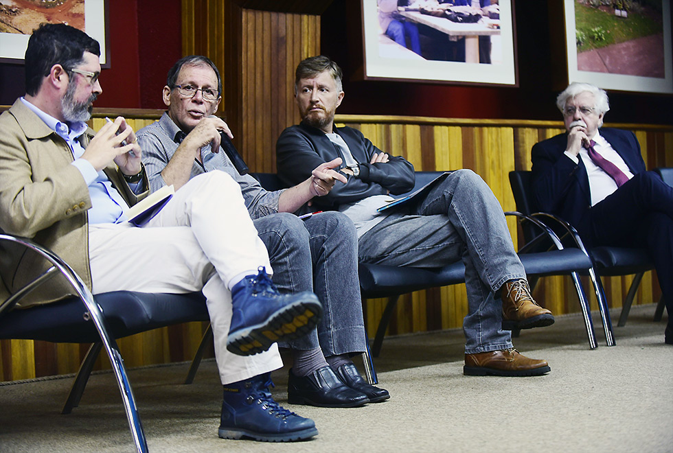 Primeiro painel do dia, mediado por Ricardo Muniz, teve as participações dos jornalistas Carlos Orsi, Carlos Zanotti e Roberto Romano