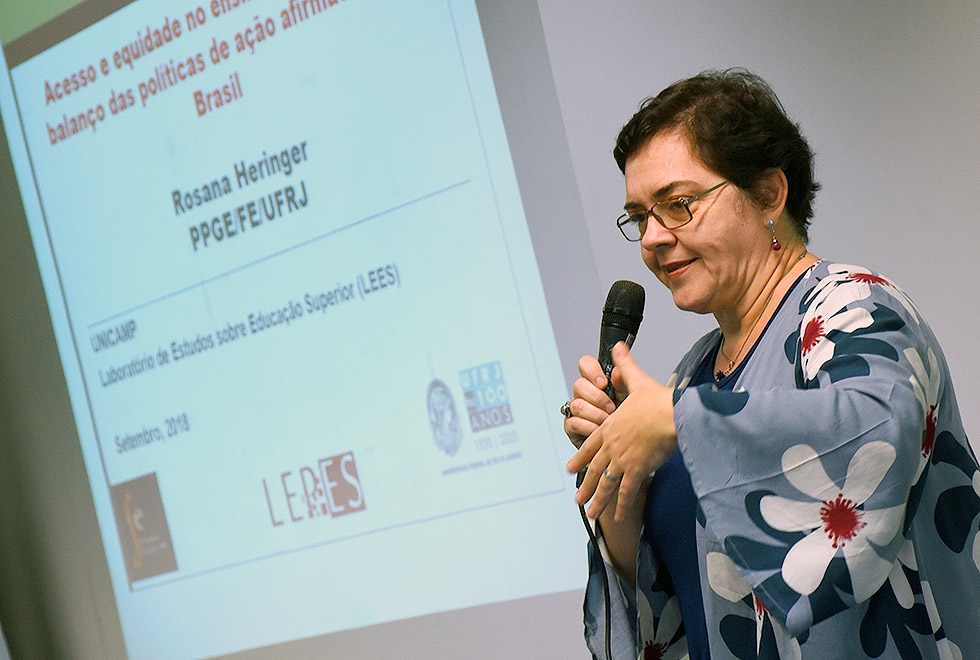 Rosana Heringer, vice-diretora da Faculdade de Educação da UFRJ
