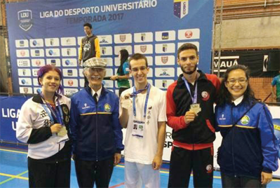 Equipe de Taijiquan da Unicamp – Ana, Paulo, Tomás, Andrews e Tania