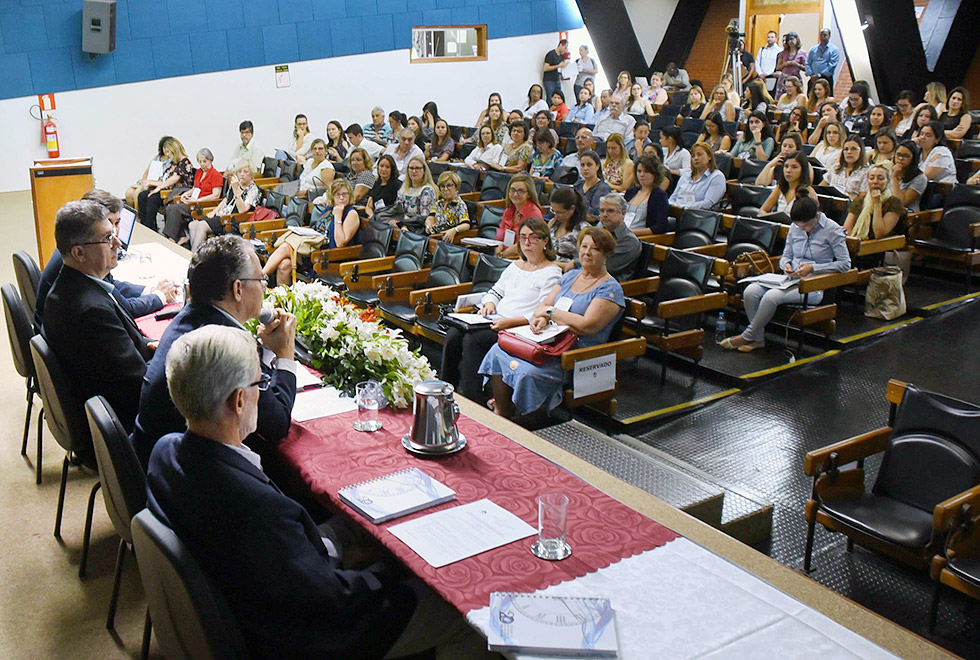 Público durante o evento no Centro de Convenções da Unicamp