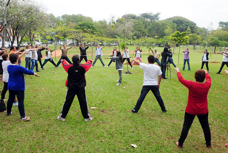 Biodanza na Praça: A Poética do Encontro Humano