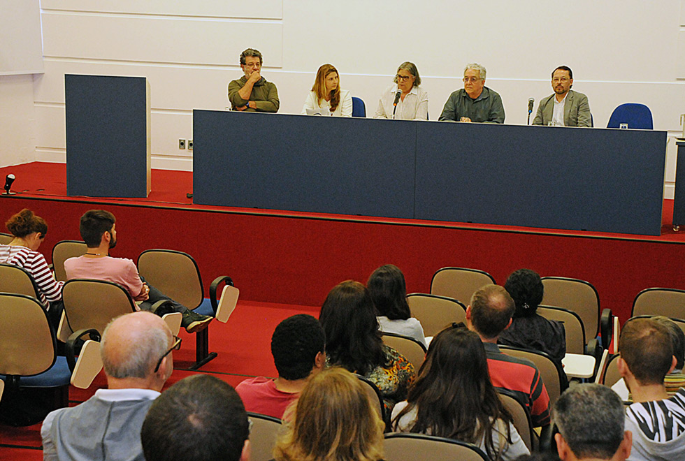 Comunidade homenageia Castilho no auditório que leva seu nome