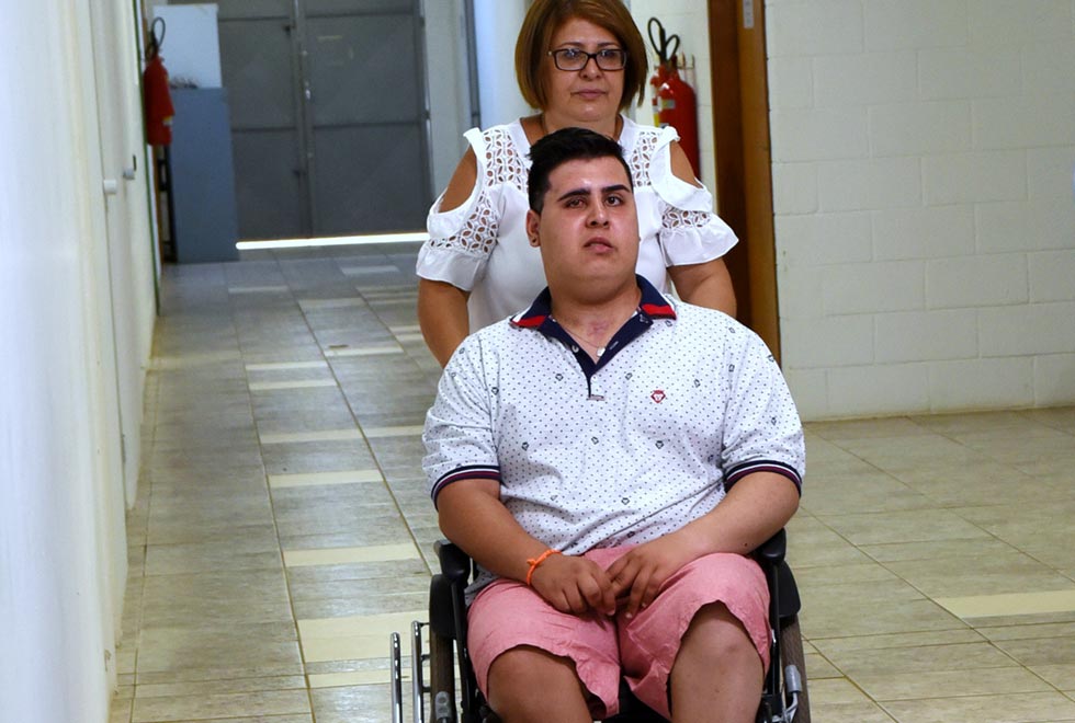 O paciente Vinicius, que teve uma queda da escada, tinha apenas 1% de chances de cura
