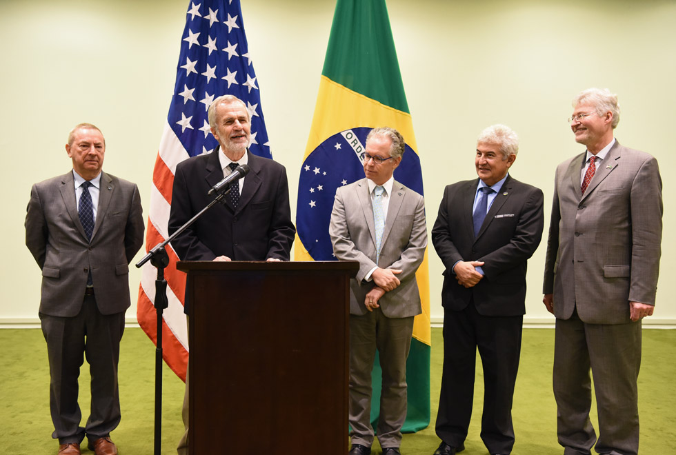 Ministro Marcos Pontes e Dr. Kelvin Droegemeier, chefe do Escritório de Ciência e Tecnológia da Casa Branca durante a 5a Comista