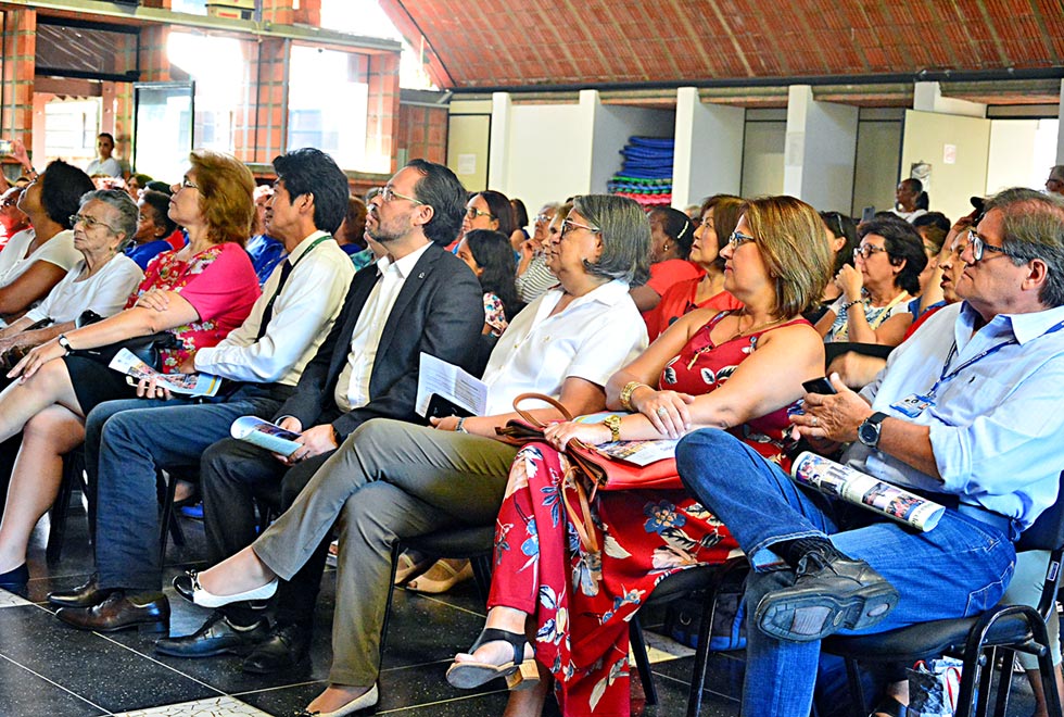 Público durante evento na Casa do Lago