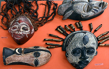 Exposição vai até 19 de abril no saguão da Biblioteca Central da Unicamp Foto: Antonio Scarpinetti