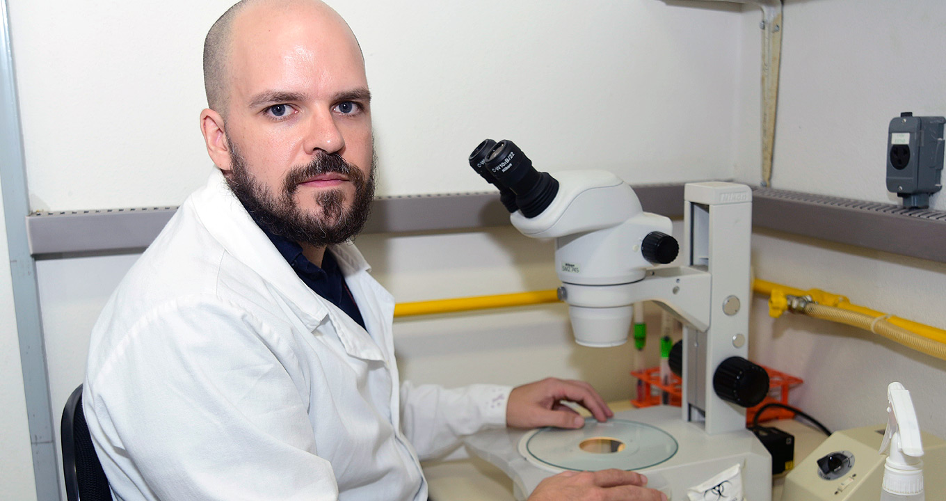 O professor Marcelo Mori, do IB-Unicamp: “É a primeira vez que um estudo mostra um mecanismo pelo qual os microRNAs atuam como hormônios, isto é, de forma relevante em termos sistêmicos” O pesquisador Marcelo Mori, do IB-Unicamp