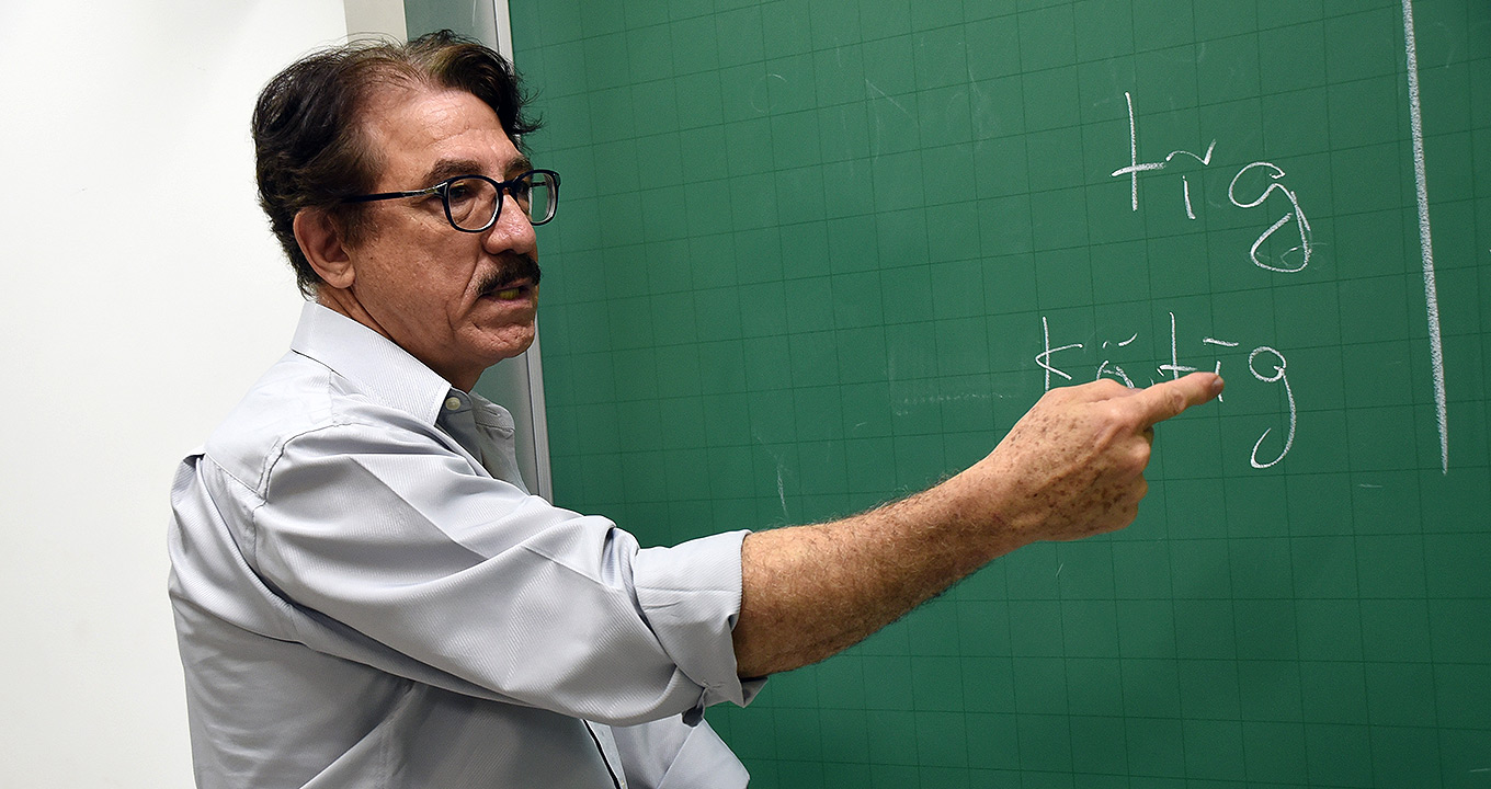 O professor Wilmar D’Angelis, coordenador do grupo de pesquisa | Foto: Antoninho Perri O professor Wilmar D’Angelis, coordenador do grupo de pesquisa | Foto: Antoninho Perri