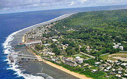 Nauru, que era apenas uma pedra rica em fosfato no meio do mar e se tornou um “país” inviável quando o minério acabou, ganhou esplendor com a chegada dos bilhões e bilhões de dólares da Rússia Nauru, que era apenas uma pedra rica em fosfato no meio do mar e se tornou um “país” inviável quando o minério acabou, ganhou esplendor com a chegada dos bilhões e bilhões de dólares da Rússia