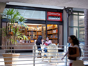 Livraria da Editora da Unicamp no Instituto de Estudos da Linguagem: 134 títulos publicados no triênio. (Foto: Antoninho Perri)