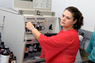 A dentista Daniela de Oliveira Toyama: utilização de frações de veneno na odontologia. (Foto: Antoninho Perri)